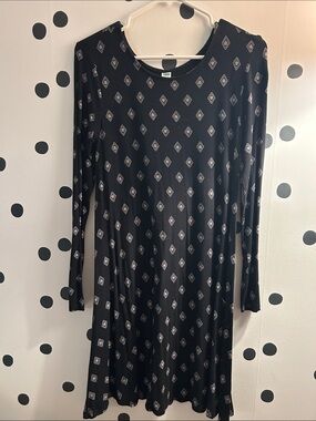 Black Long-Sleeve Diamond Print Swing Dress